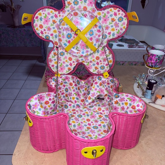 🌸Daisy shaped picnic basket 🧺 🌸 - Picture 4 of 7